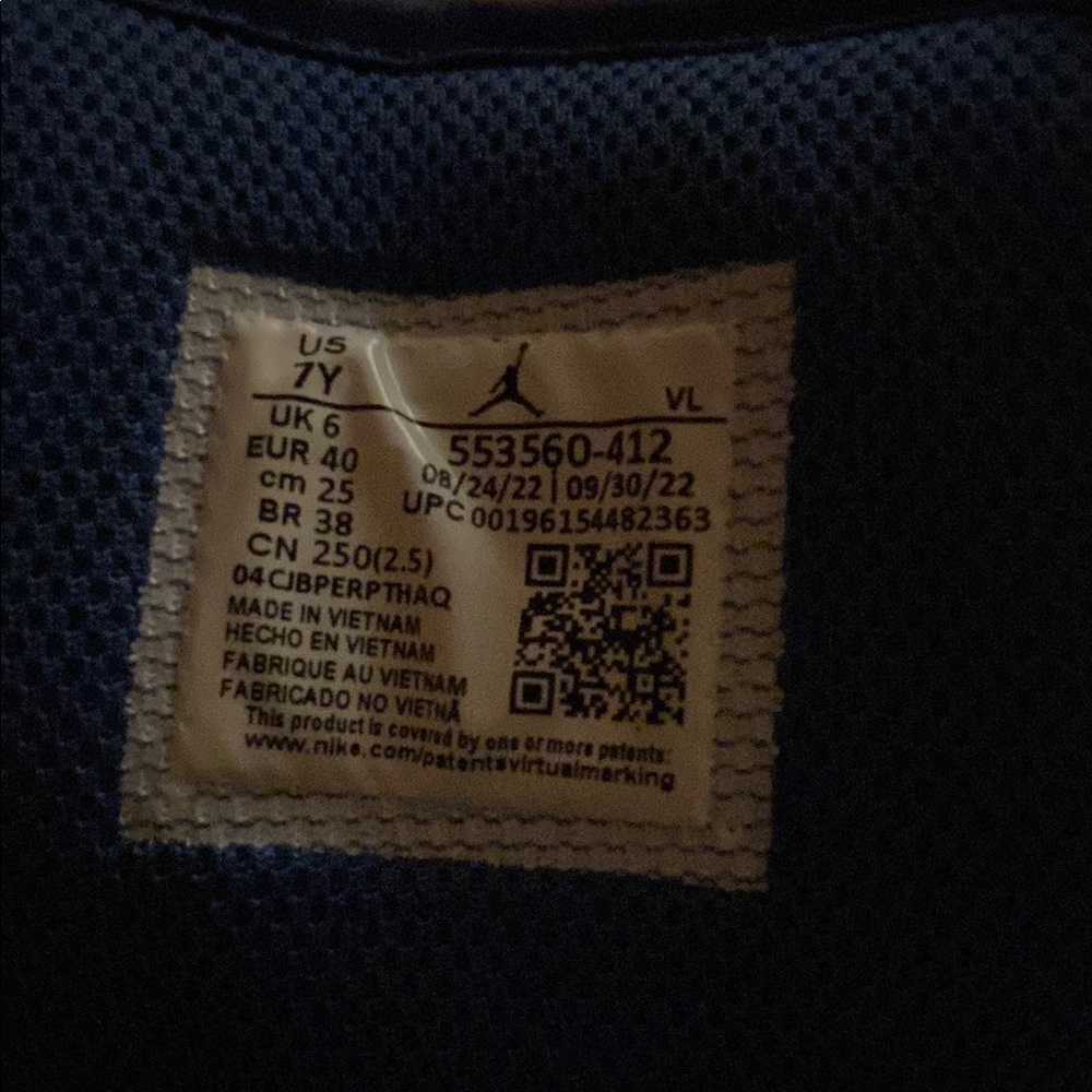 Nike Blue and White Athletic Shoes - Picture 4 of 4